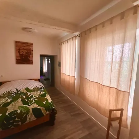 Apartment Studio T2 Pont Du Gard Montfrin